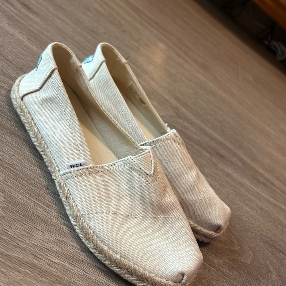 Toms Cream Espadrilles with Jute Sole - Size 7